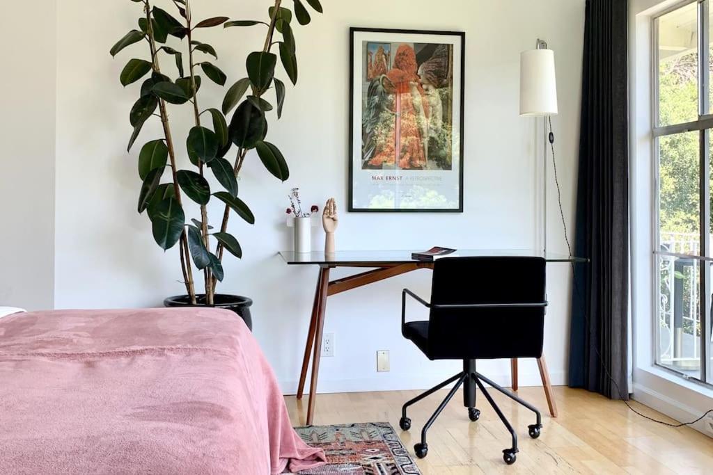 Stunning Hollywood Midcentury Modern-Views-Best Location! ロサンゼルス エクステリア 写真
