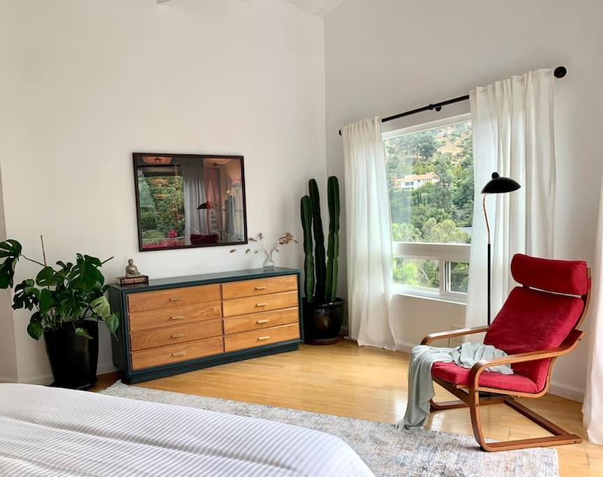 Stunning Hollywood Midcentury Modern-Views-Best Location! ロサンゼルス エクステリア 写真