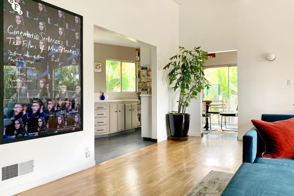Stunning Hollywood Midcentury Modern-Views-Best Location! ロサンゼルス エクステリア 写真